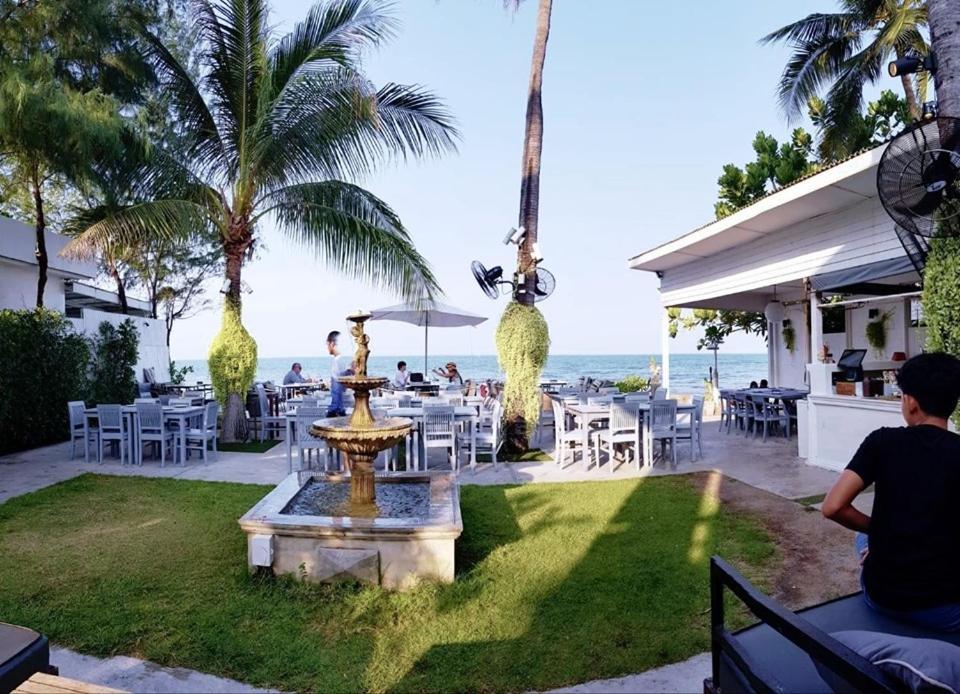 Green Gallery Beach Boutique Hotel Hua Hin Exterior photo