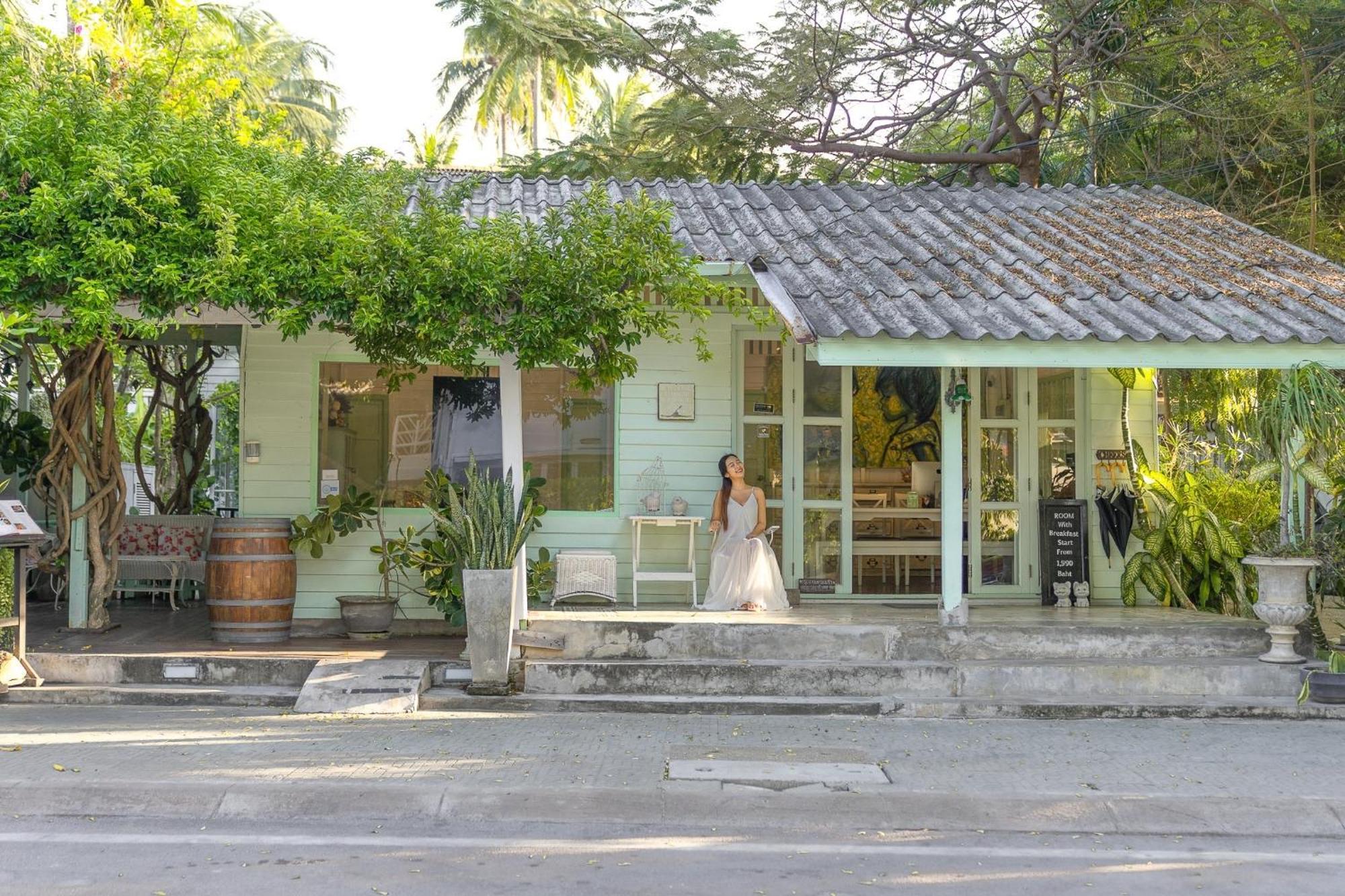 Green Gallery Beach Boutique Hotel Hua Hin Exterior photo